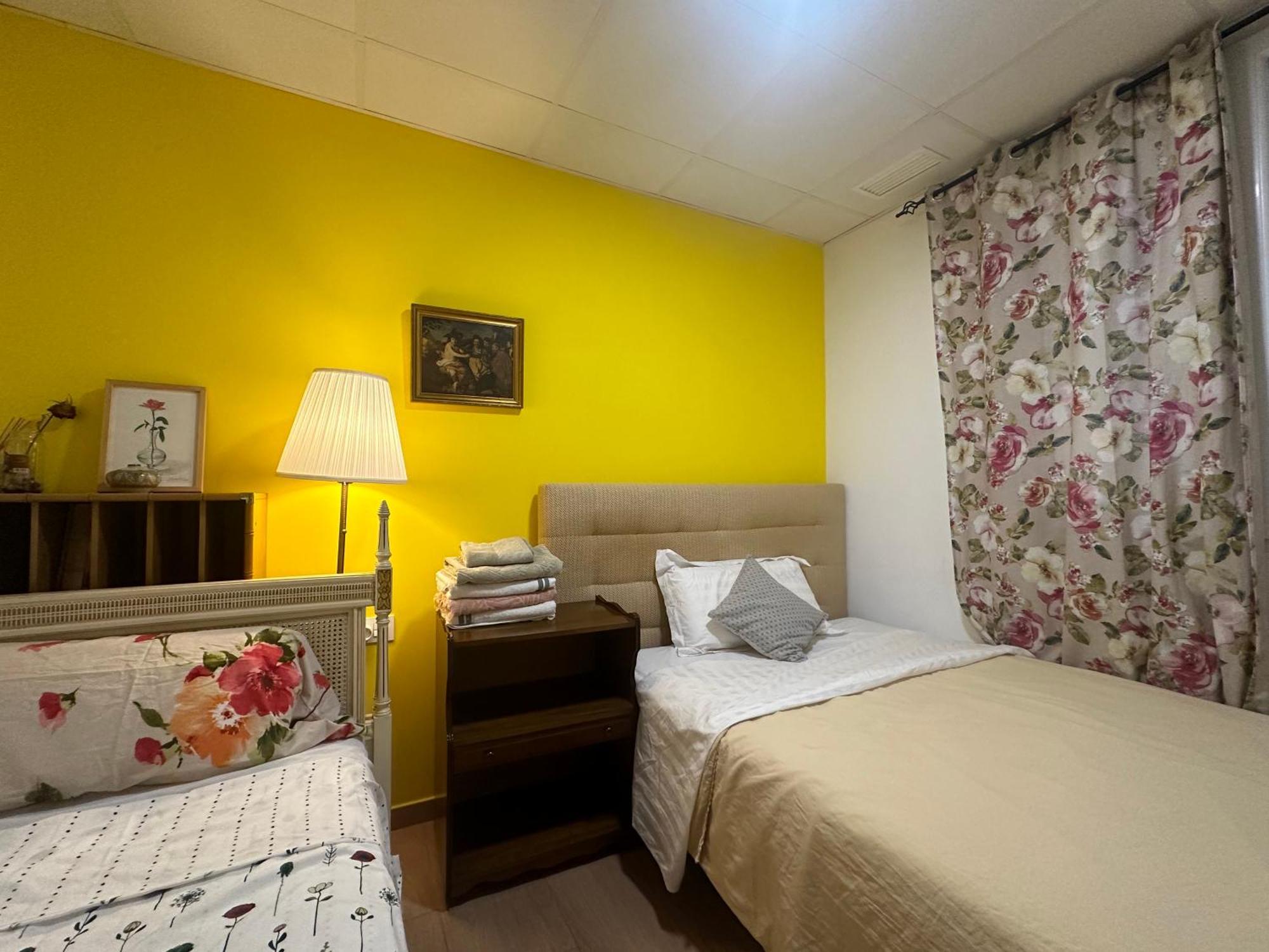 Mirador 2 Del Mercado Central - Habitacion Con Bano Privado En El Centro De La Ciudad Vella บาเลนเซีย ภายนอก รูปภาพ